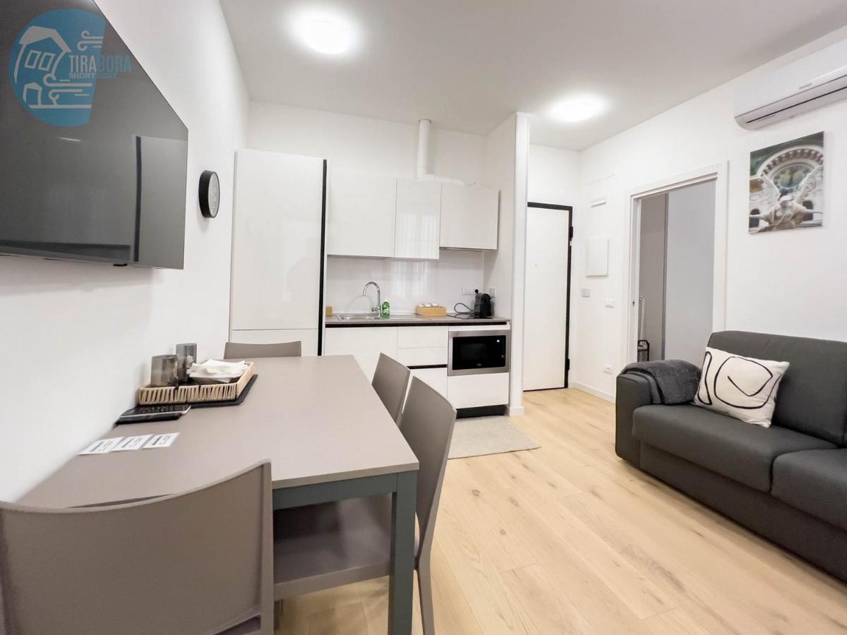 Апартаменты Piazza Della Borsa 3C Tirabora Short Rent Триест Экстерьер фото