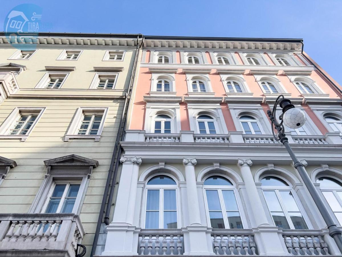 Апартаменты Piazza Della Borsa 3C Tirabora Short Rent Триест Экстерьер фото